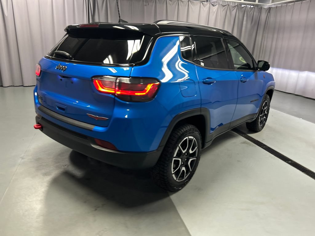 Used 2025 Jeep Compass Trailhawk w/ Trailhawk Elite Group AWD/4WD image 7