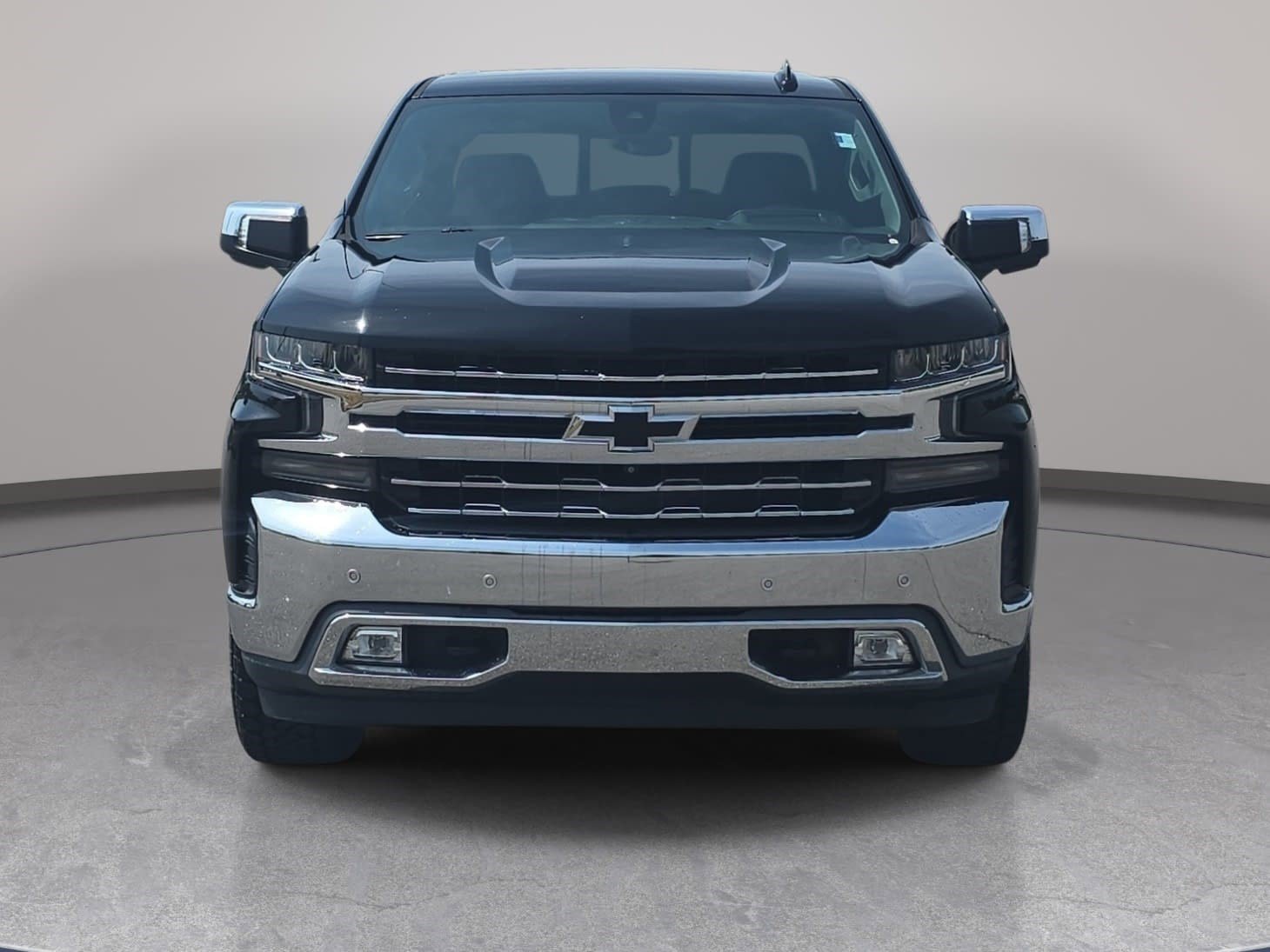 Used 2019 Chevrolet Silverado 1500 LTZ w/ LTZ Plus Package AWD/4WD image 2