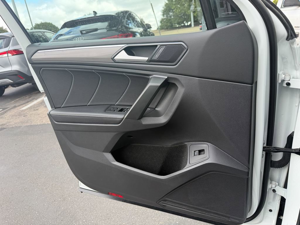 Used 2024 Volkswagen Tiguan SE R-Line FWD image 14