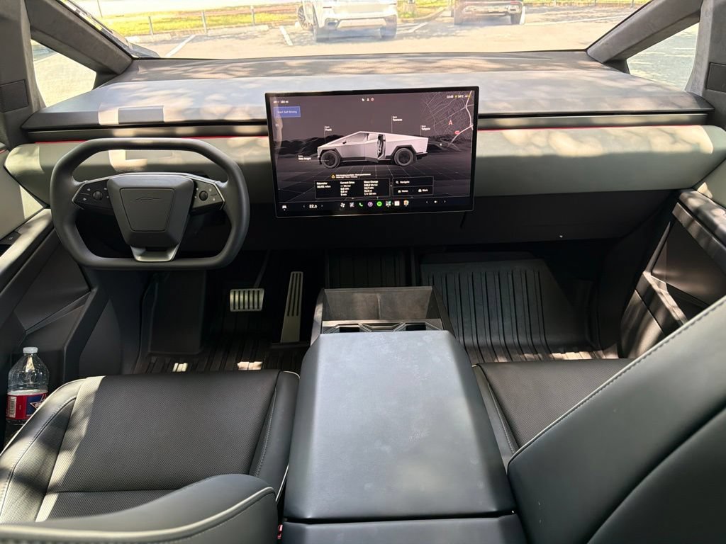 Used 2025 Tesla Cybertruck AWD Crew Cab image 22