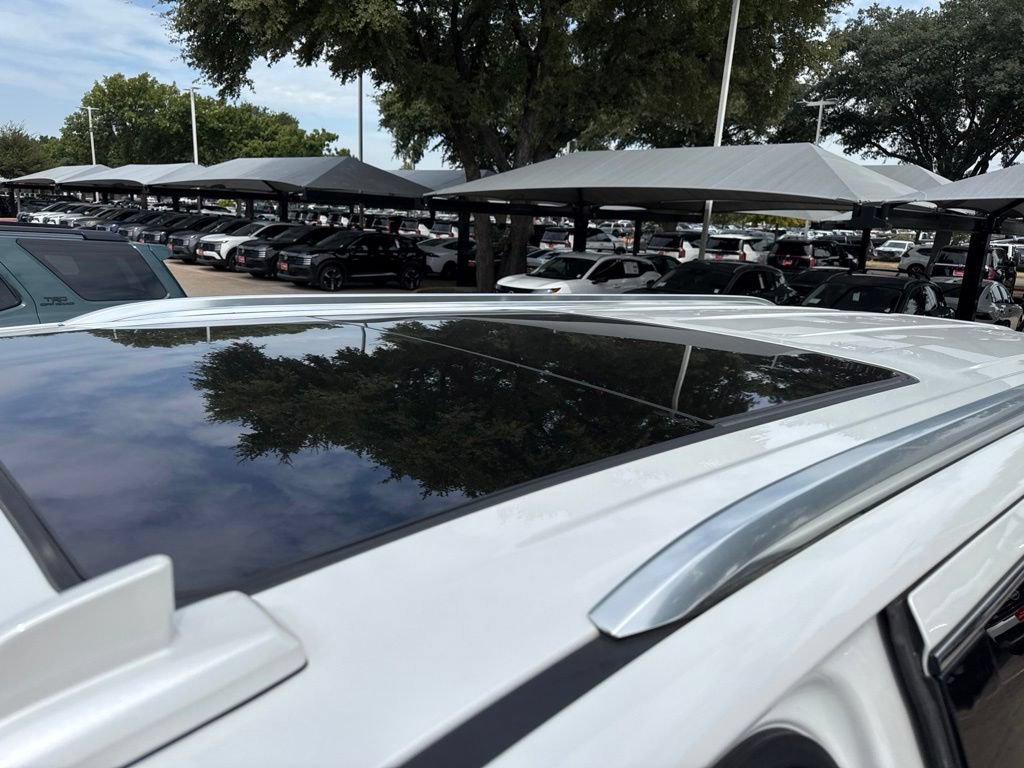 Used 2024 GMC Yukon XL Denali w/ Advanced Technology Package AWD/4WD image 31