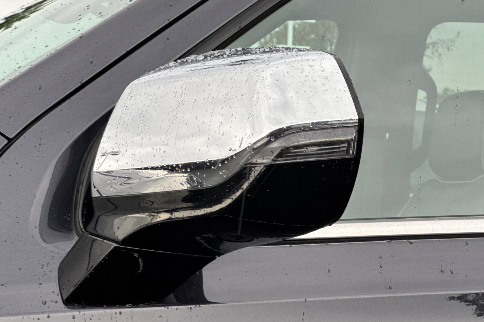 Used 2024 Chevrolet Suburban Premier image 49