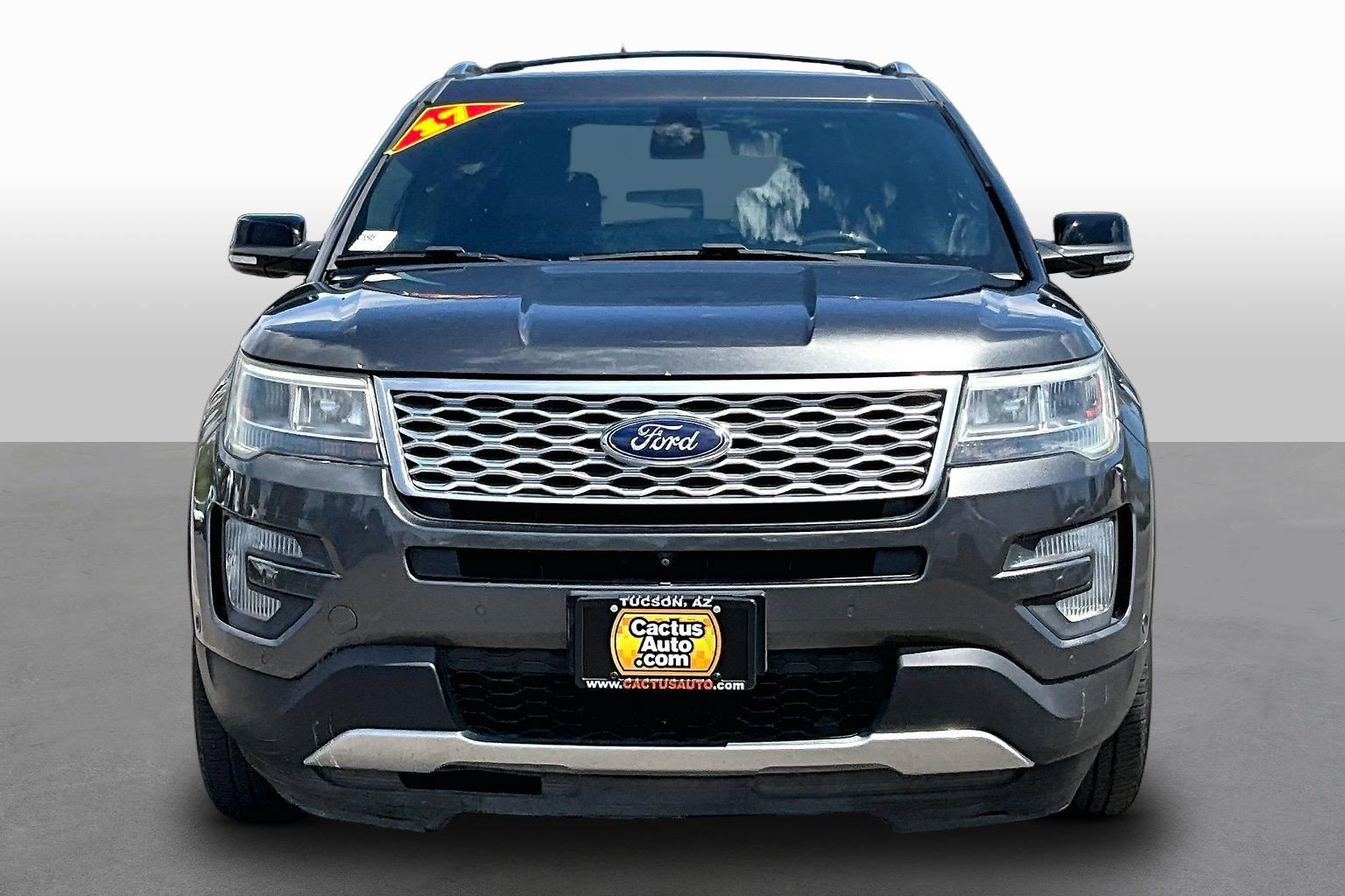 Used 2017 Ford Explorer Platinum AWD/4WD image 3