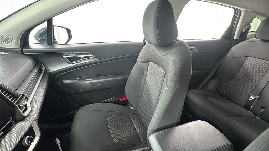 Used 2023 Kia Sportage LX image 13