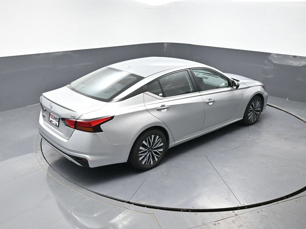 Used 2024 Nissan Altima 2.5 SV FWD image 38