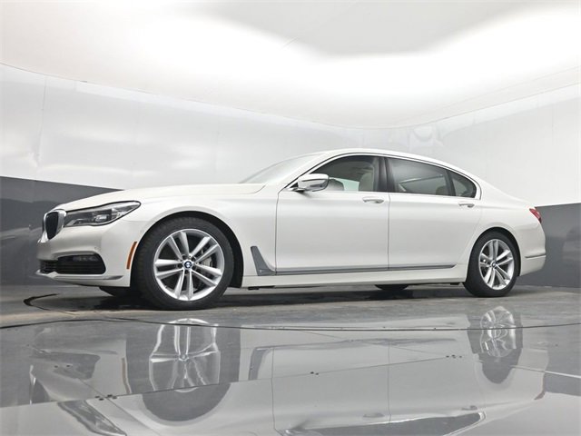 Used 2017 BMW 750i image 52