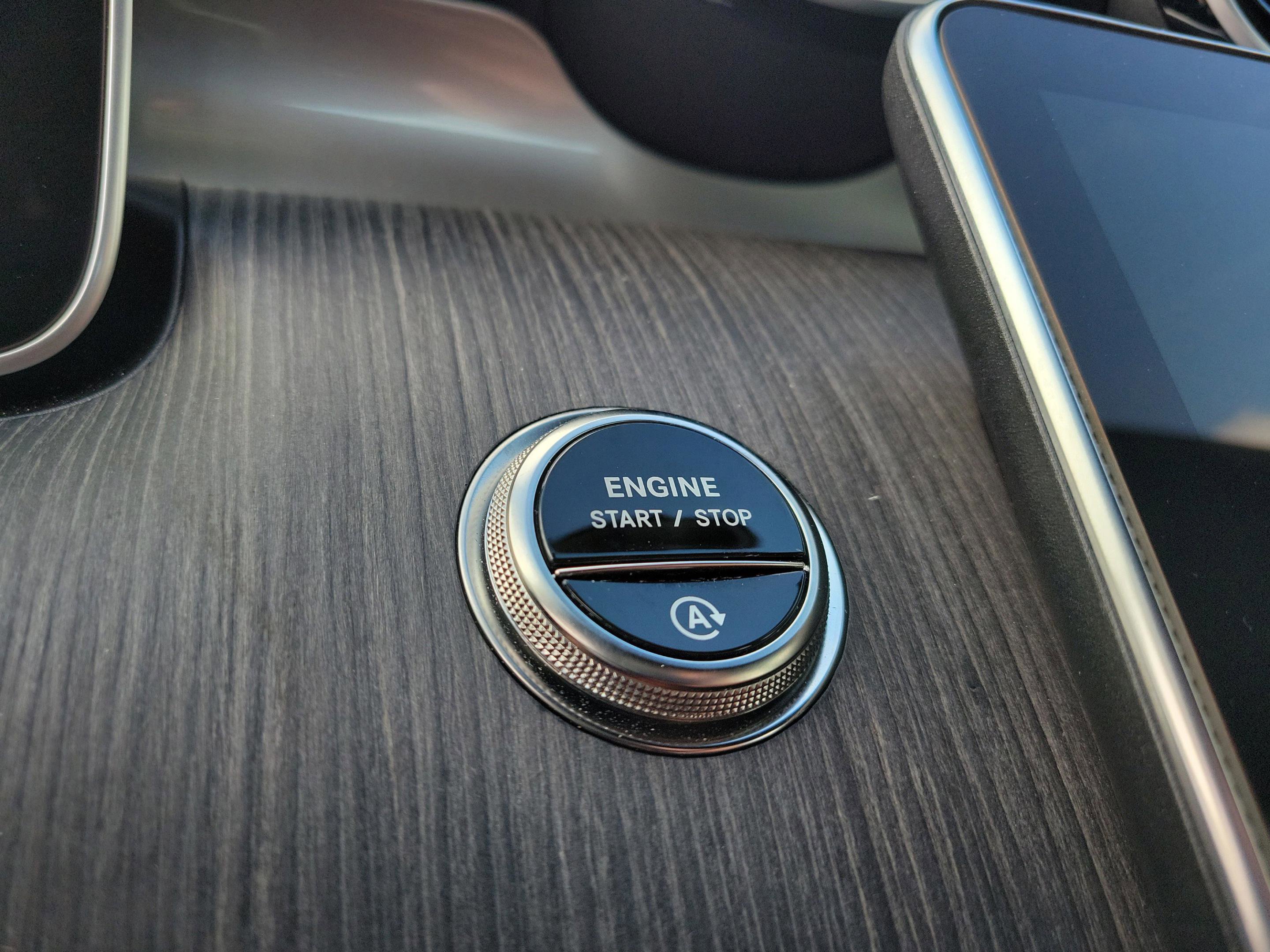 Certified 2025 Mercedes-Benz C 300 Sedan image 28