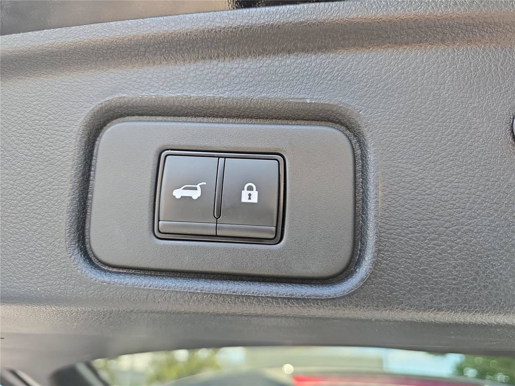 Used 2025 Nissan Pathfinder Platinum FWD image 28