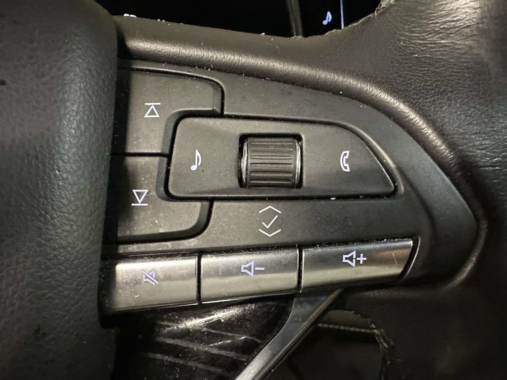 Used 2022 Cadillac Escalade ESV Sport w/ Touring Package AWD/4WD image 32