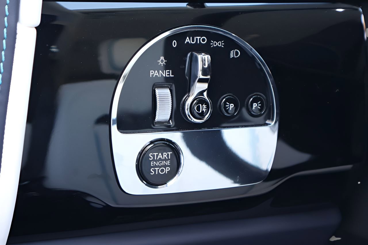 New 2026 Rolls-Royce Cullinan Black Badge AWD/4WD image 28