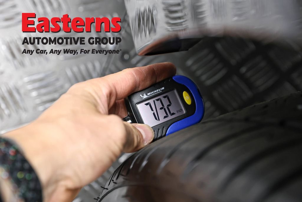 Used 2023 Land Rover Range Rover Velar R-Dynamic S AWD/4WD image 27