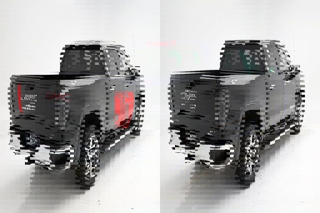 Used 2023 GMC Sierra 1500 SLT w/ X31 Off-Road Package image 8