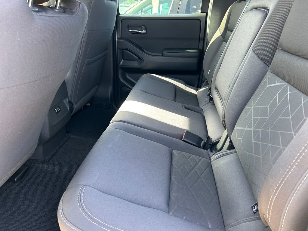 Used 2026 Nissan Frontier SV image 12