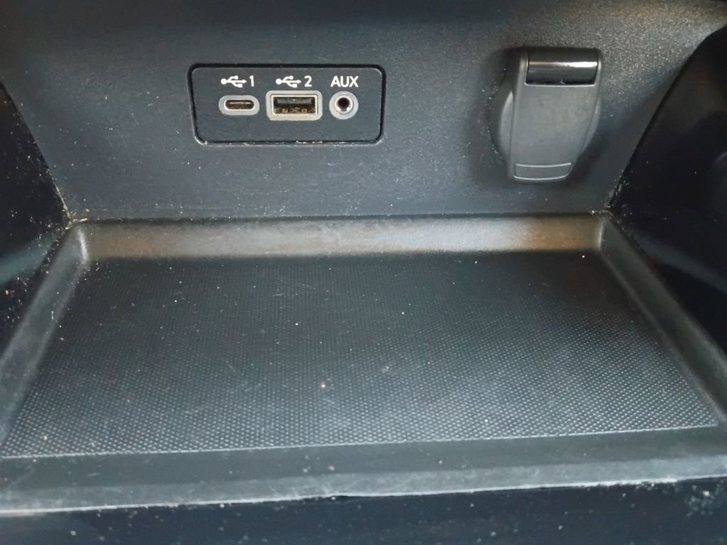 Used 2024 Nissan Altima 2.5 SV FWD image 6