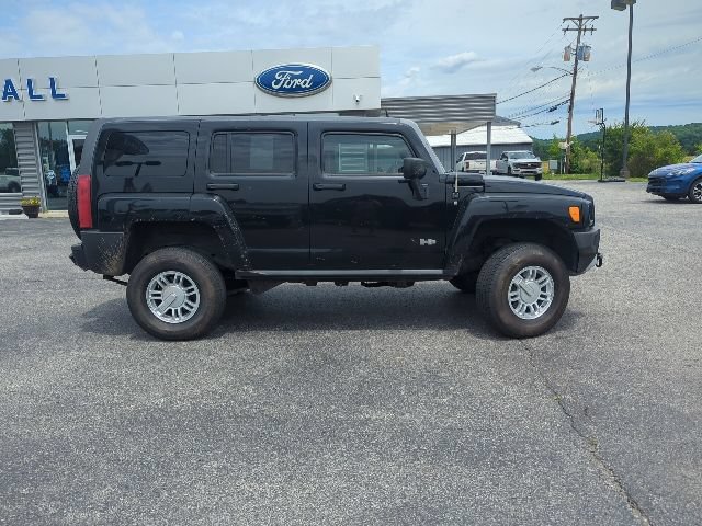 Used 2009 HUMMER H3 w/ Chrome Appearance Package AWD/4WD image 31