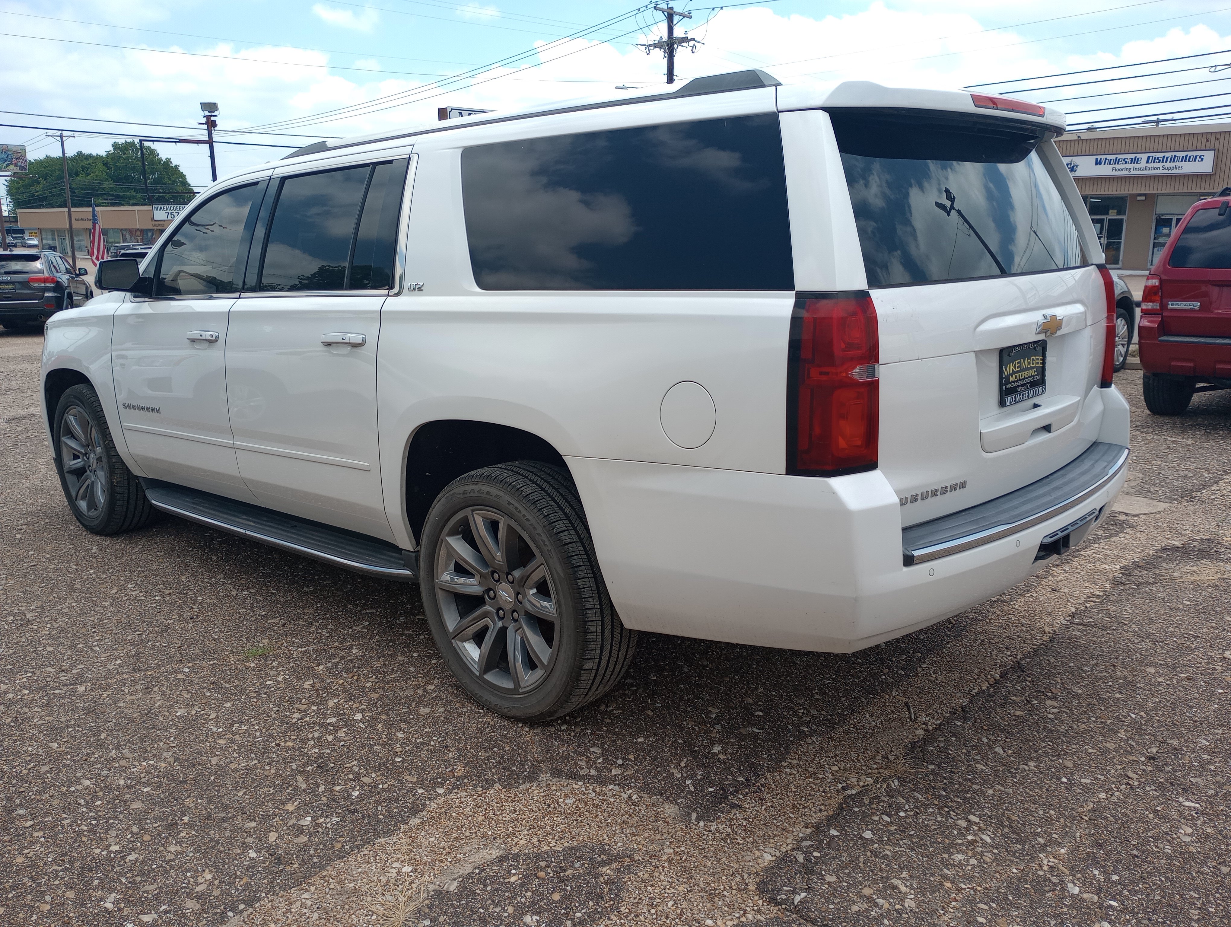 Used 2016 Chevrolet Suburban LTZ RWD image 5