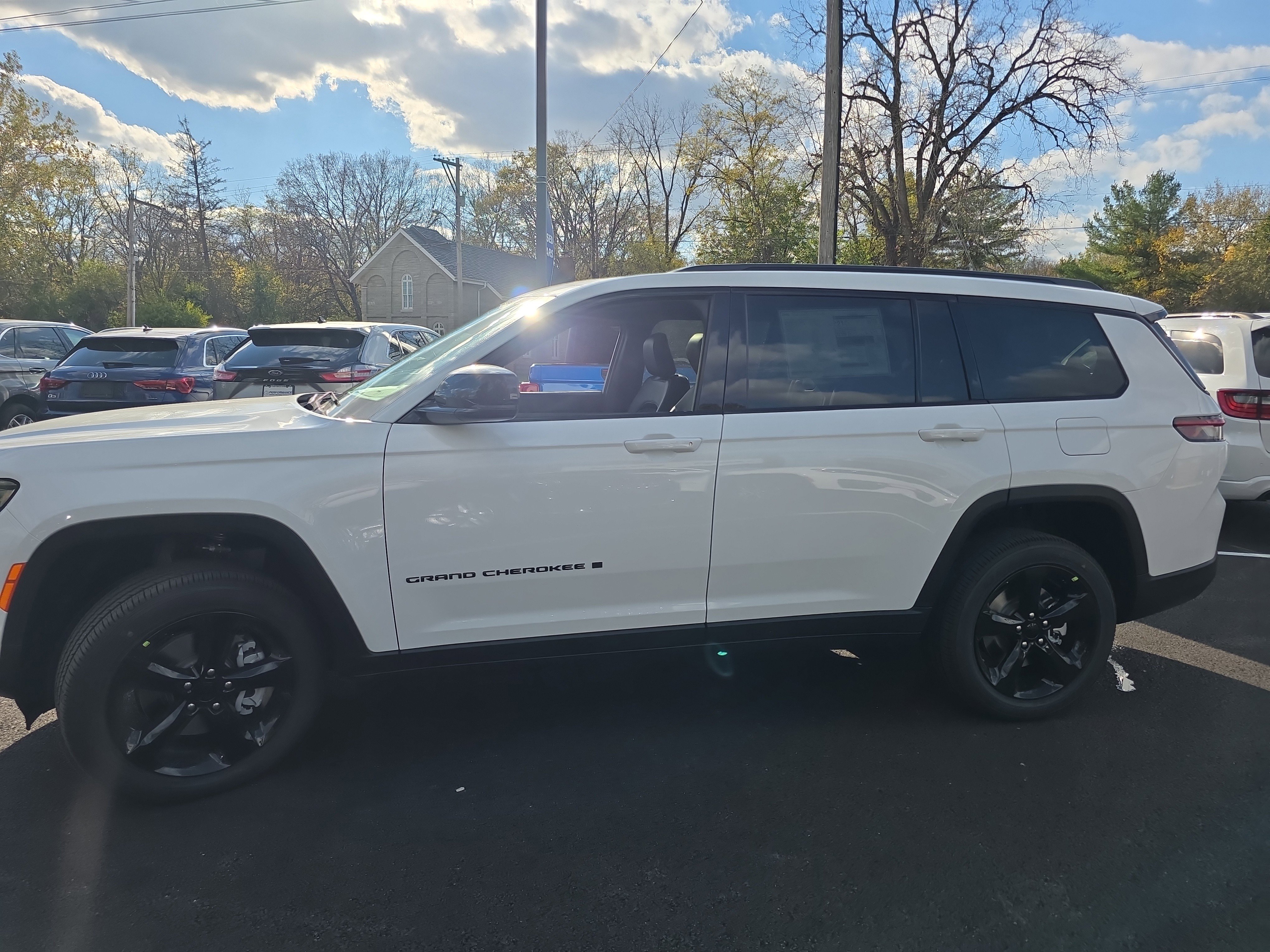 New 2025 Jeep Grand Cherokee L Altitude image 21
