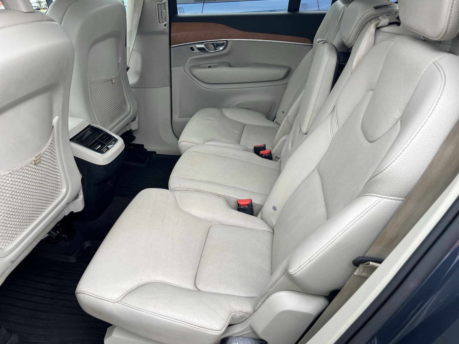 Used 2022 Volvo XC90 T6 Momentum w/ Advanced Package image 20