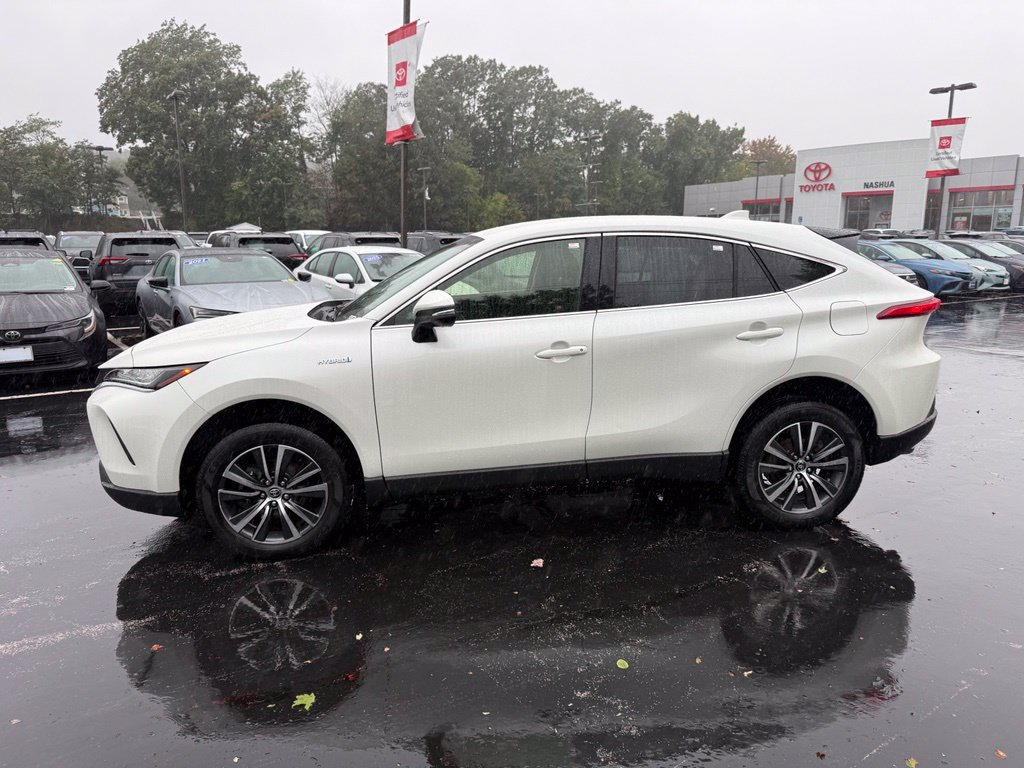 Certified 2021 Toyota Venza LE AWD/4WD image 3