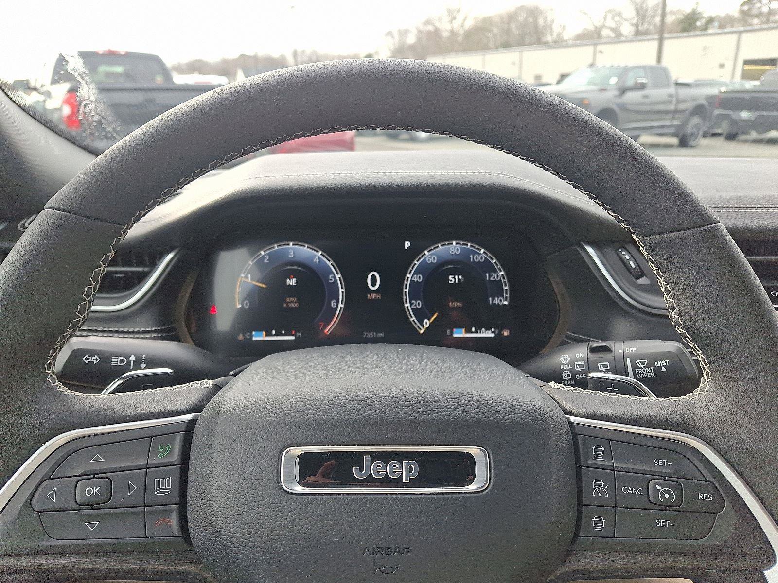 New 2025 Jeep Grand Cherokee L Limited image 15