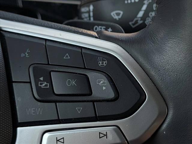 Used 2025 Volkswagen Atlas Cross Sport SEL R-Line AWD/4WD image 12