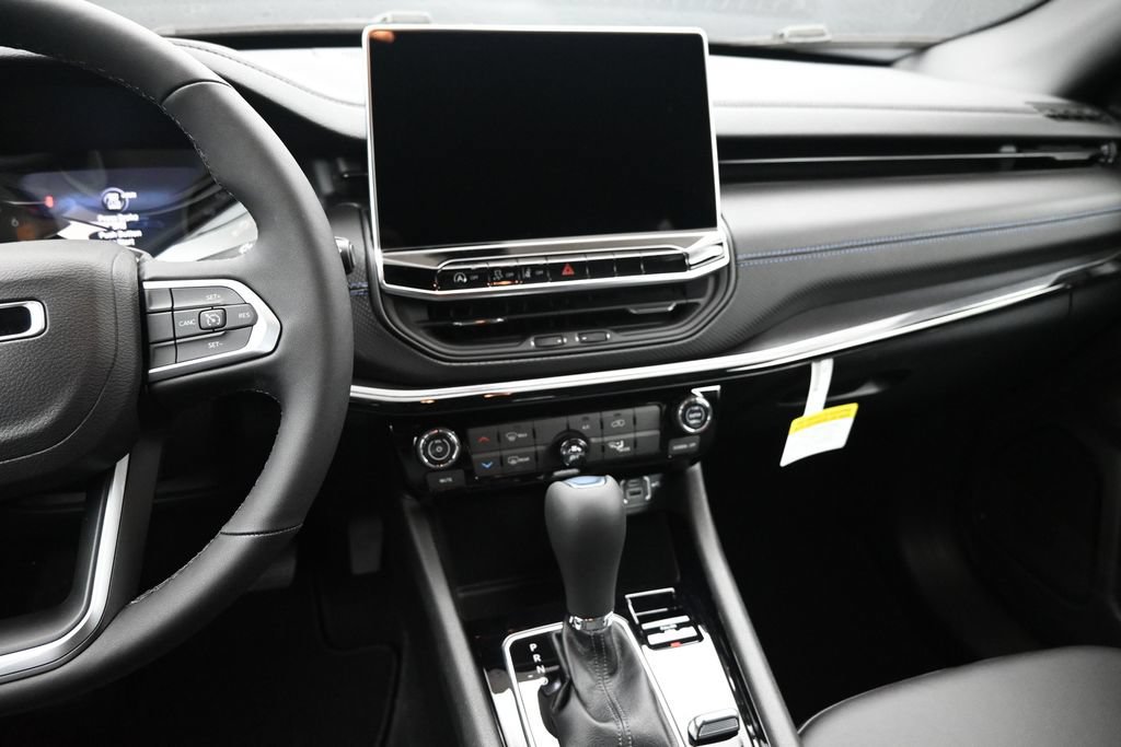 New 2026 Jeep Compass Latitude AWD/4WD image 5