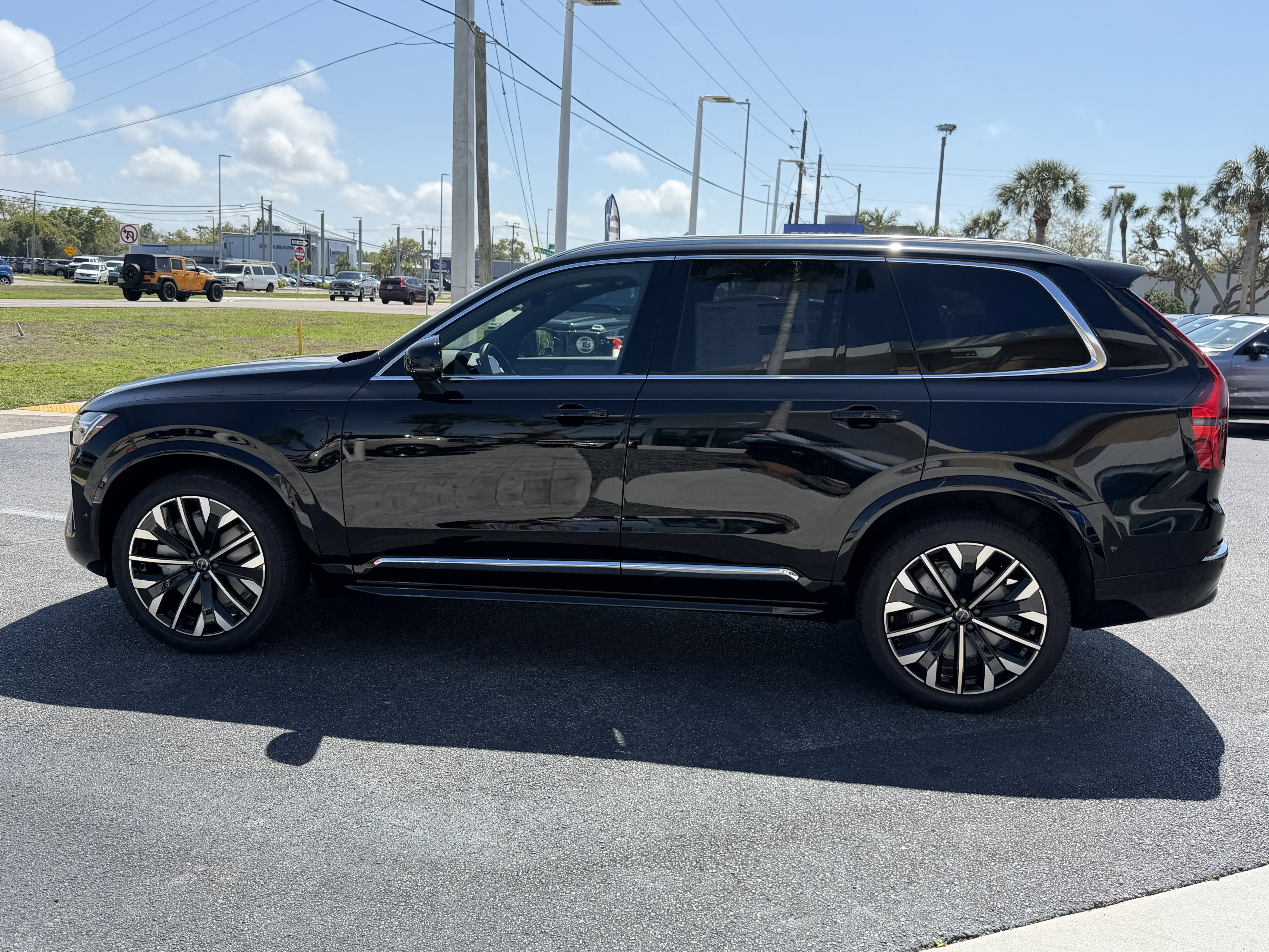 New 2026 Volvo XC90 T8 Ultra w/ Protection Package image 6