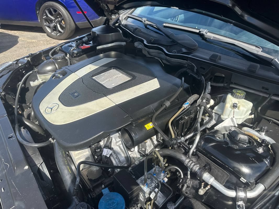 Used 2010 Mercedes-Benz C 300 Sedan image 18