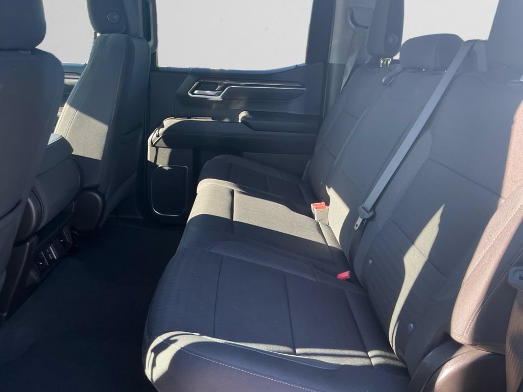 Used 2025 Chevrolet Silverado 1500 LT AWD/4WD image 13