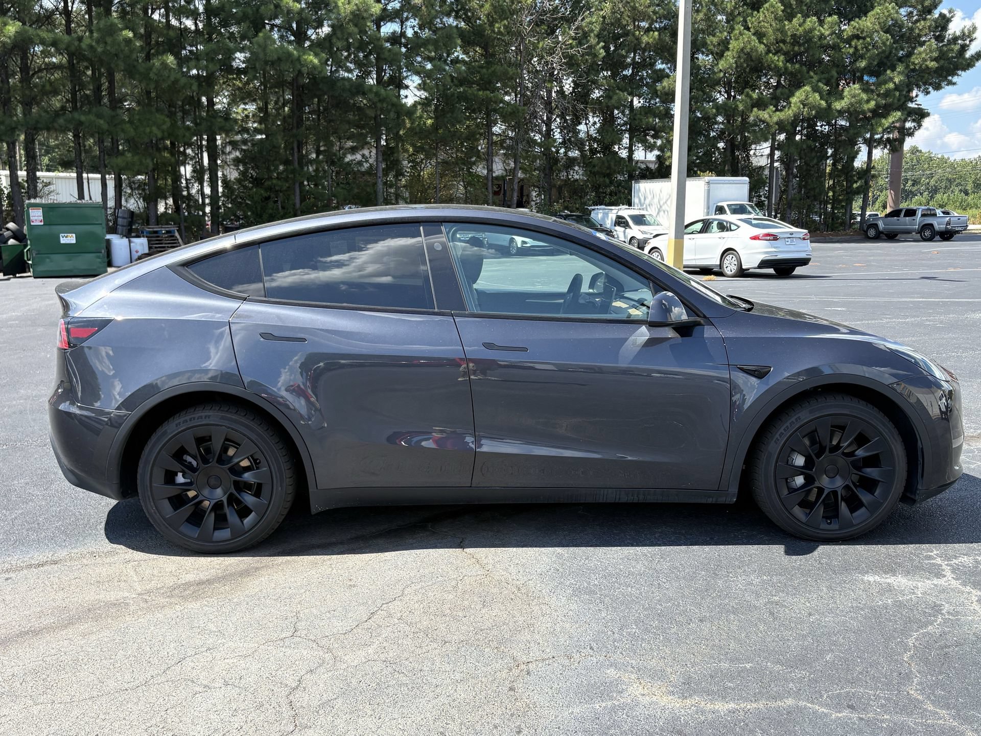 Used 2024 Tesla Model Y Long Range AWD/4WD image 22
