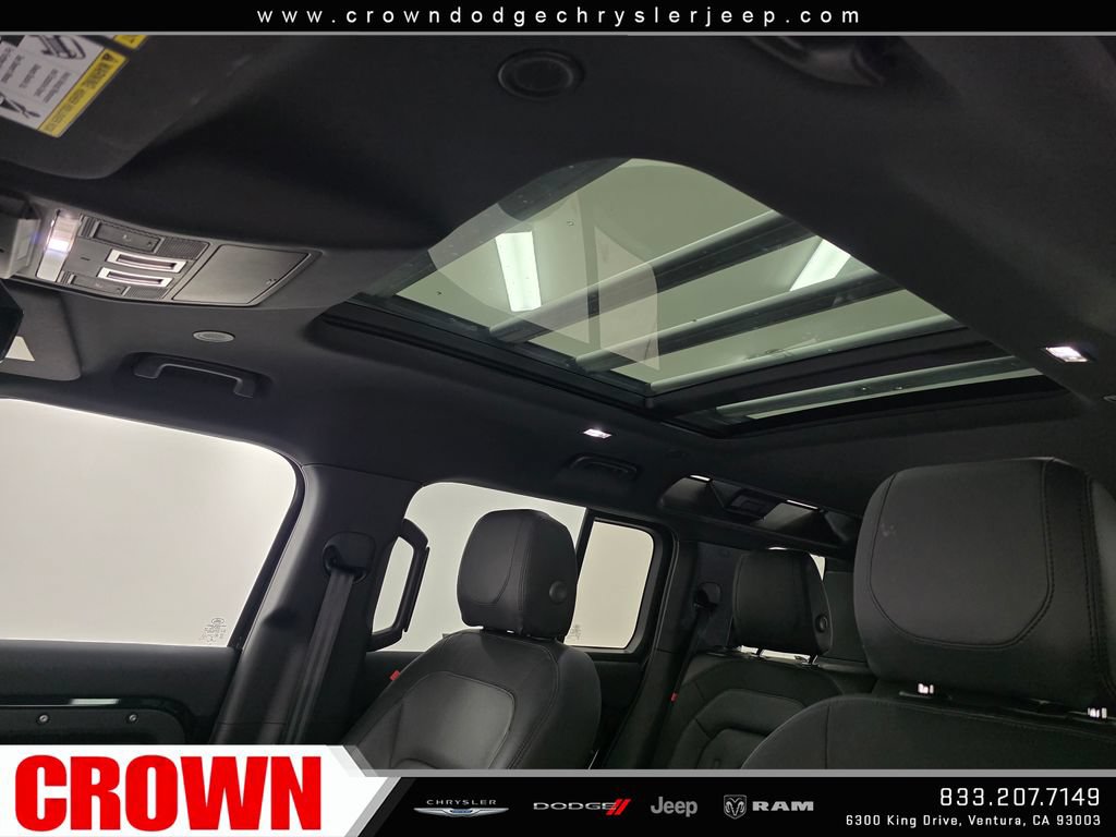 Used 2022 Land Rover Defender 110 X-Dynamic SE AWD/4WD image 32
