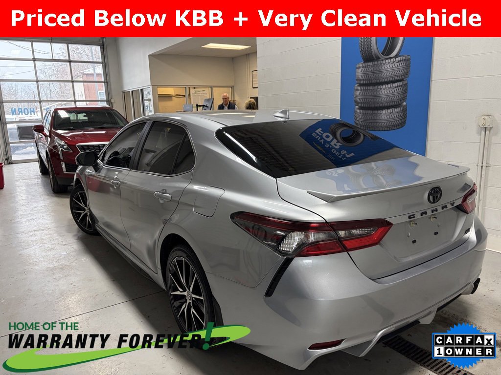 Used 2024 Toyota Camry SE image 5