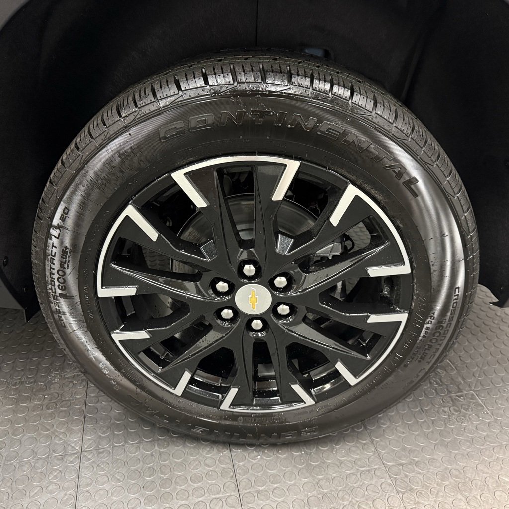 New 2026 Chevrolet Traverse LT w/ Sun and Wheel Package FWD image 12