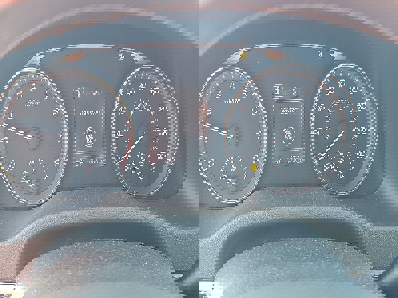 Used 2017 Hyundai Elantra Limited image 8