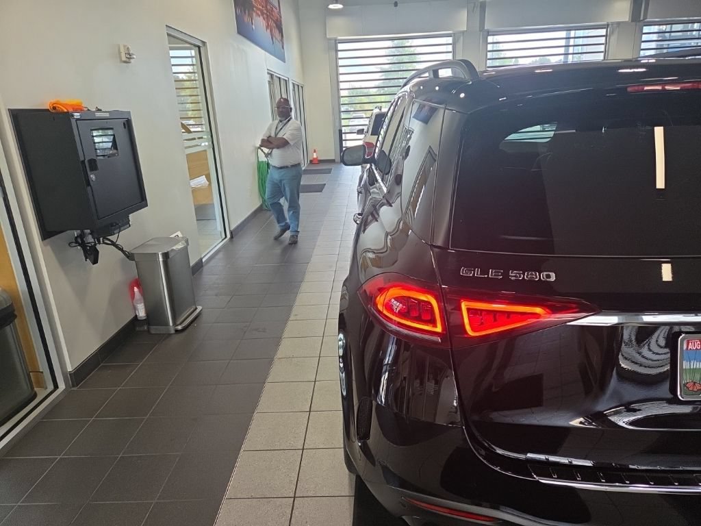 Used 2020 Mercedes-Benz GLE 580 4MATIC image 7