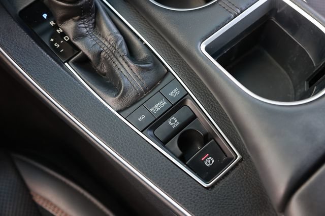 Used 2019 Toyota Avalon Touring FWD image 40