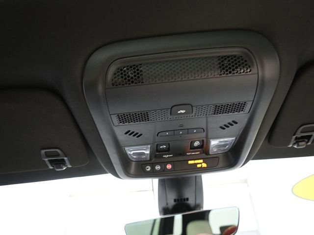 Used 2024 Cadillac XT6 Sport w/ Technology Package image 12