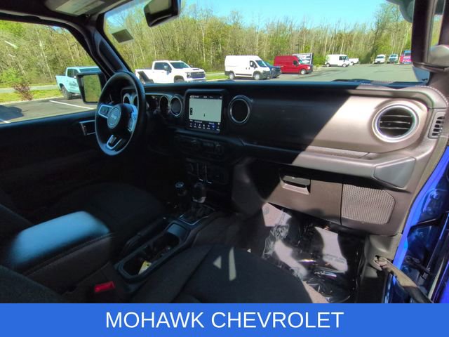 Used 2018 Jeep Wrangler Unlimited Sahara AWD/4WD image 29