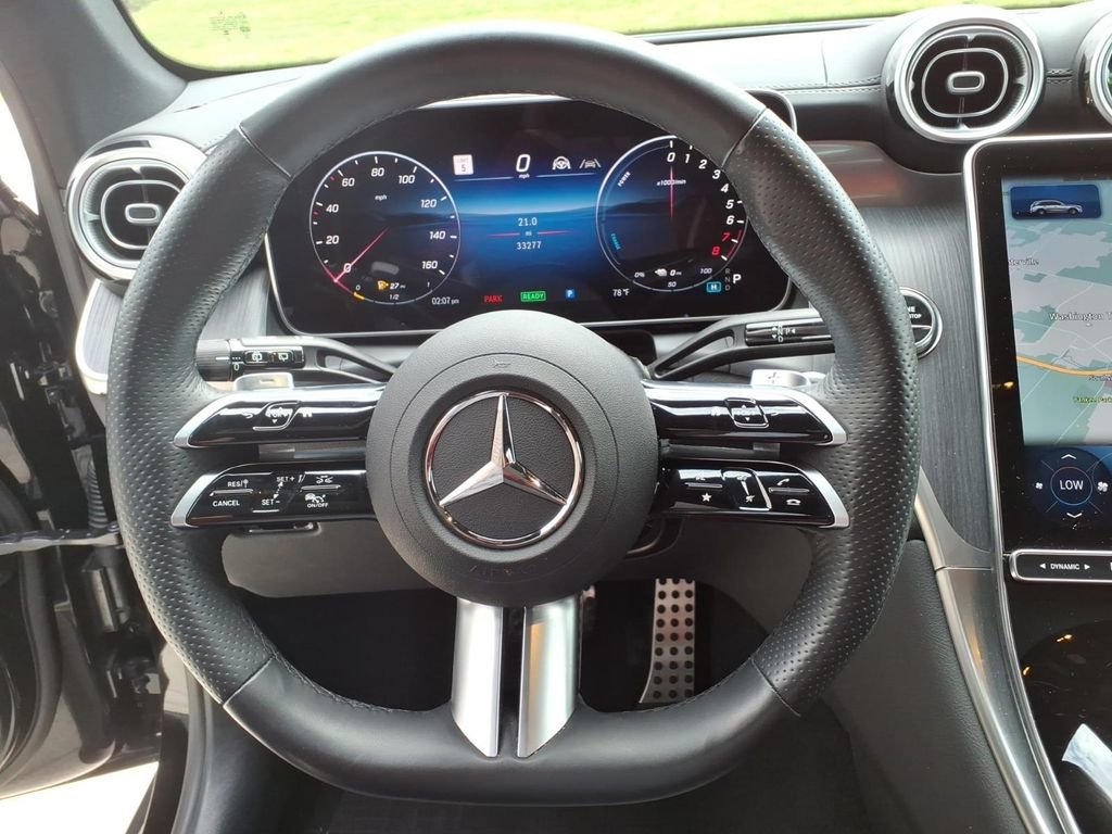 Used 2025 Mercedes-Benz GLC 350e 4MATIC image 17
