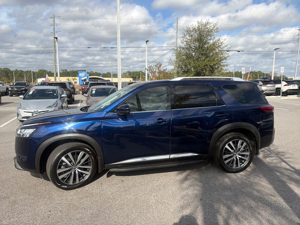 Used 2022 Nissan Pathfinder Platinum w/ Cargo Package image 5