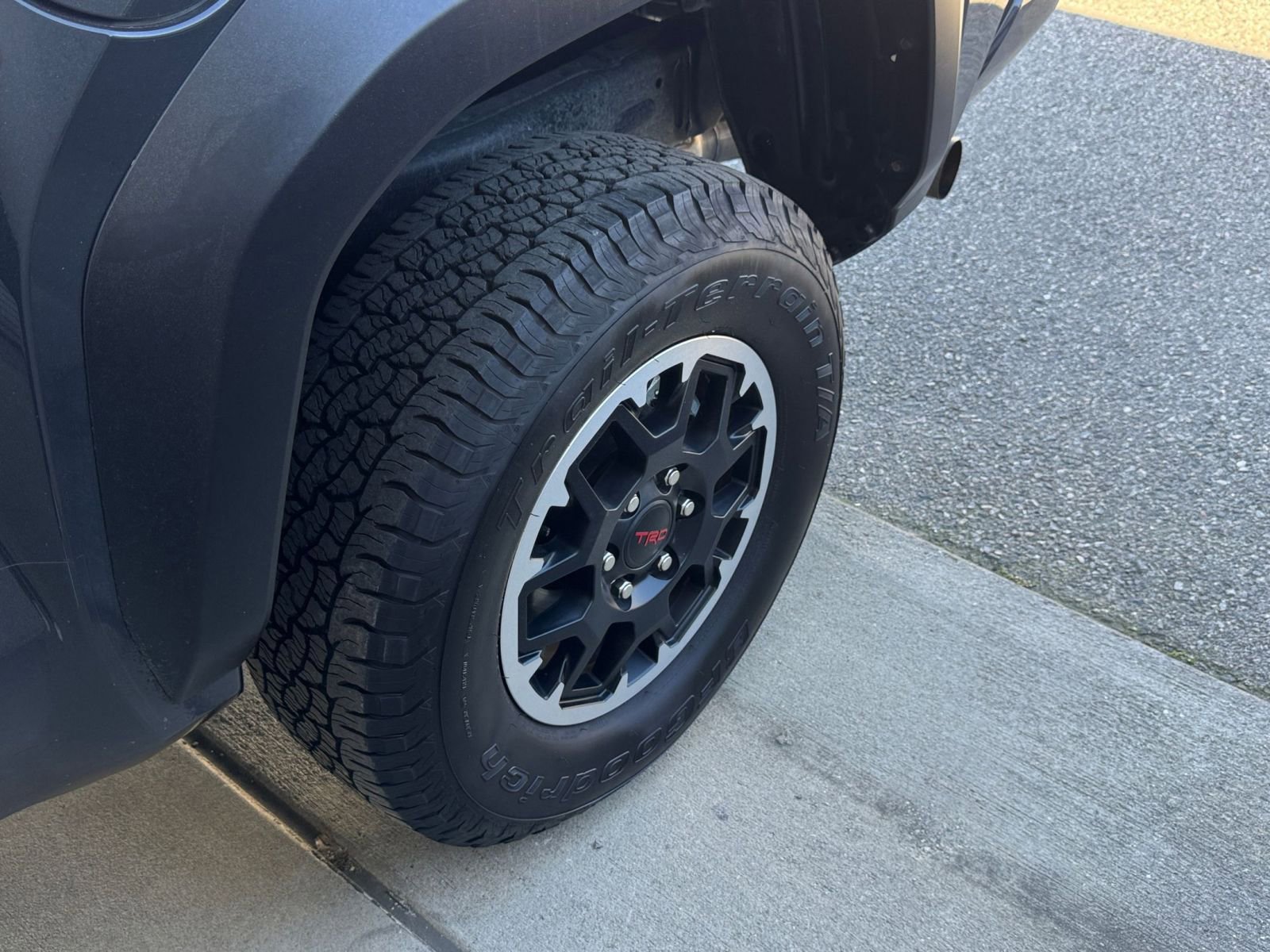 Used 2025 Toyota Tacoma TRD Off-Road image 30