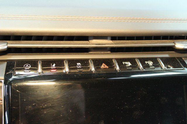 Used 2021 Jeep Grand Cherokee L Summit w/ Luxury Tech Group V image 29