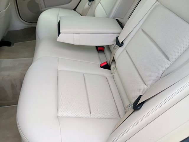 Used 2014 Mercedes-Benz E 250 BlueTEC Sedan image 58