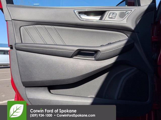 Used 2020 Ford Edge ST w/ Cold Weather Package AWD/4WD image 22