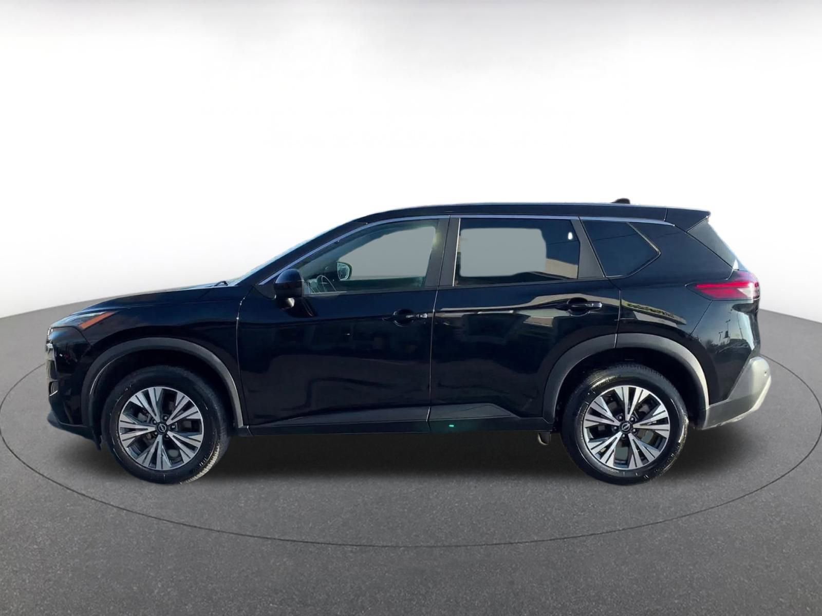 Used 2023 Nissan Rogue SV image 8