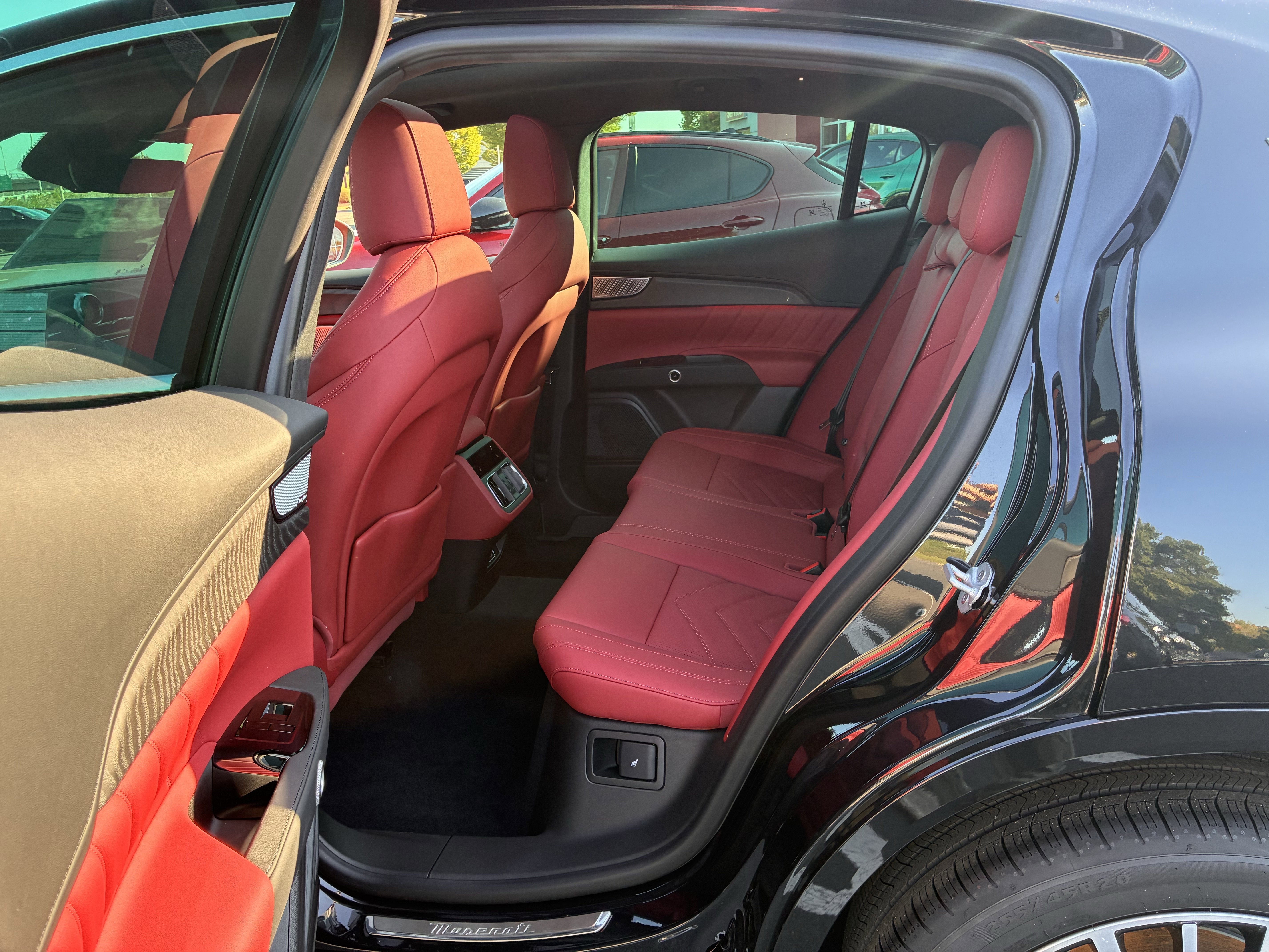 New 2025 Maserati Grecale GT image 31