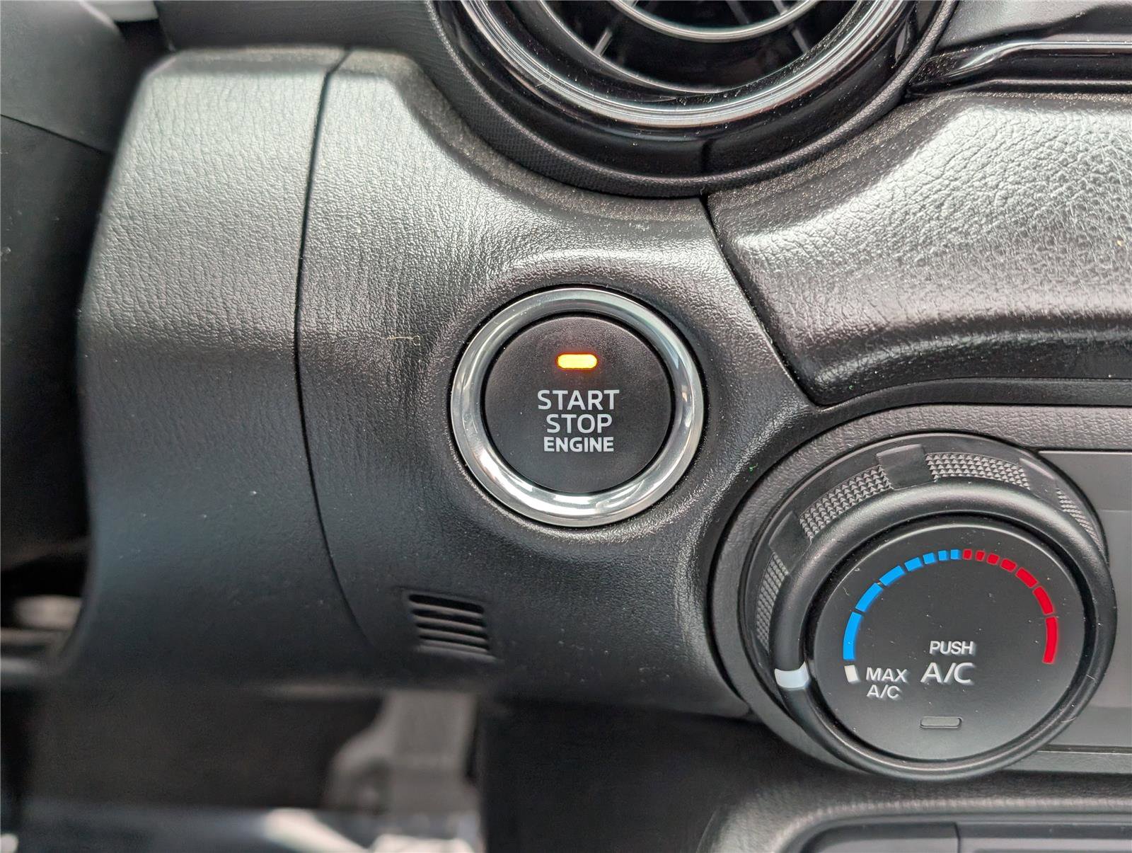 Used 2021 MAZDA MX-5 Miata Club image 21