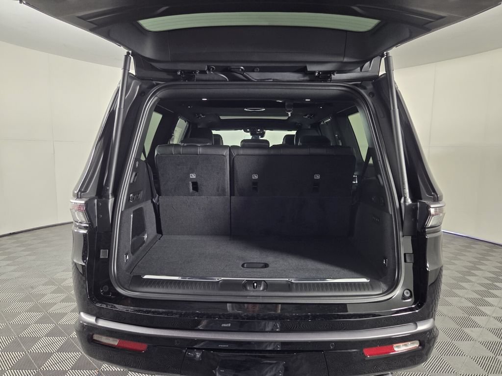 New 2026 Jeep Grand Wagoneer Summit w/ Premium Group III AWD/4WD image 19