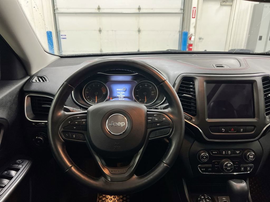 Used 2021 Jeep Cherokee Trailhawk w/ Sun, Sound & Nav Group AWD/4WD image 11