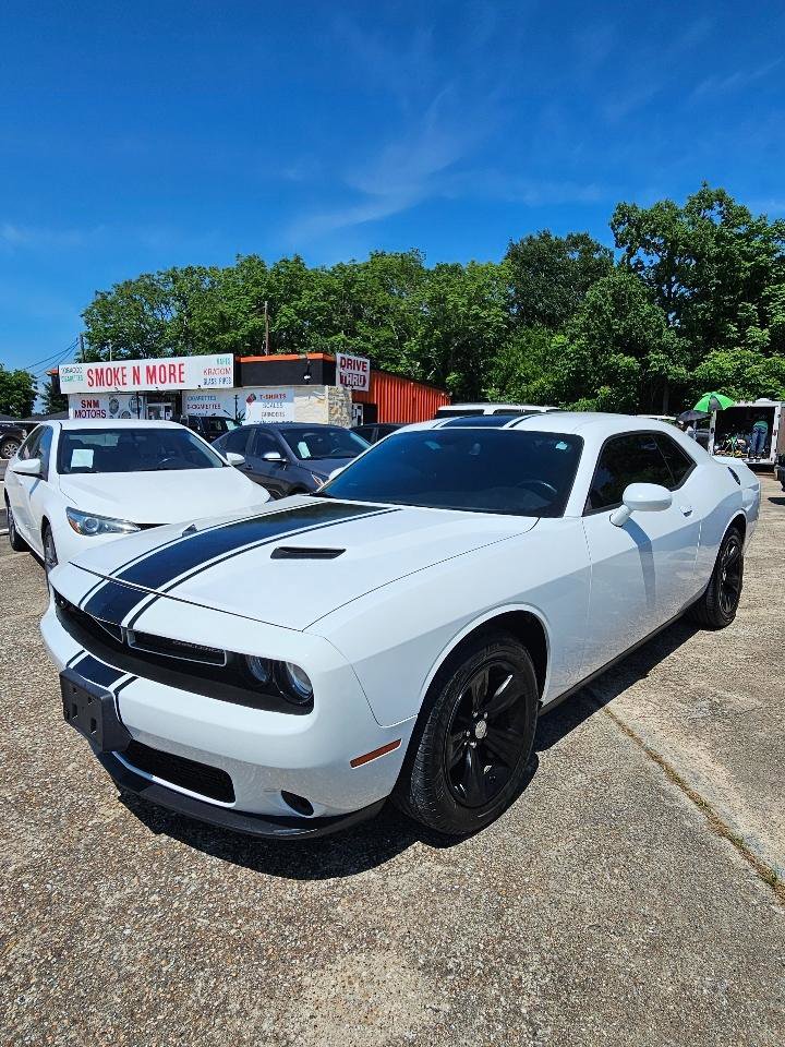 Used 2018 Dodge Challenger SXT RWD image 6